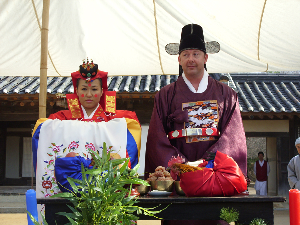folkvillage-01.jpg