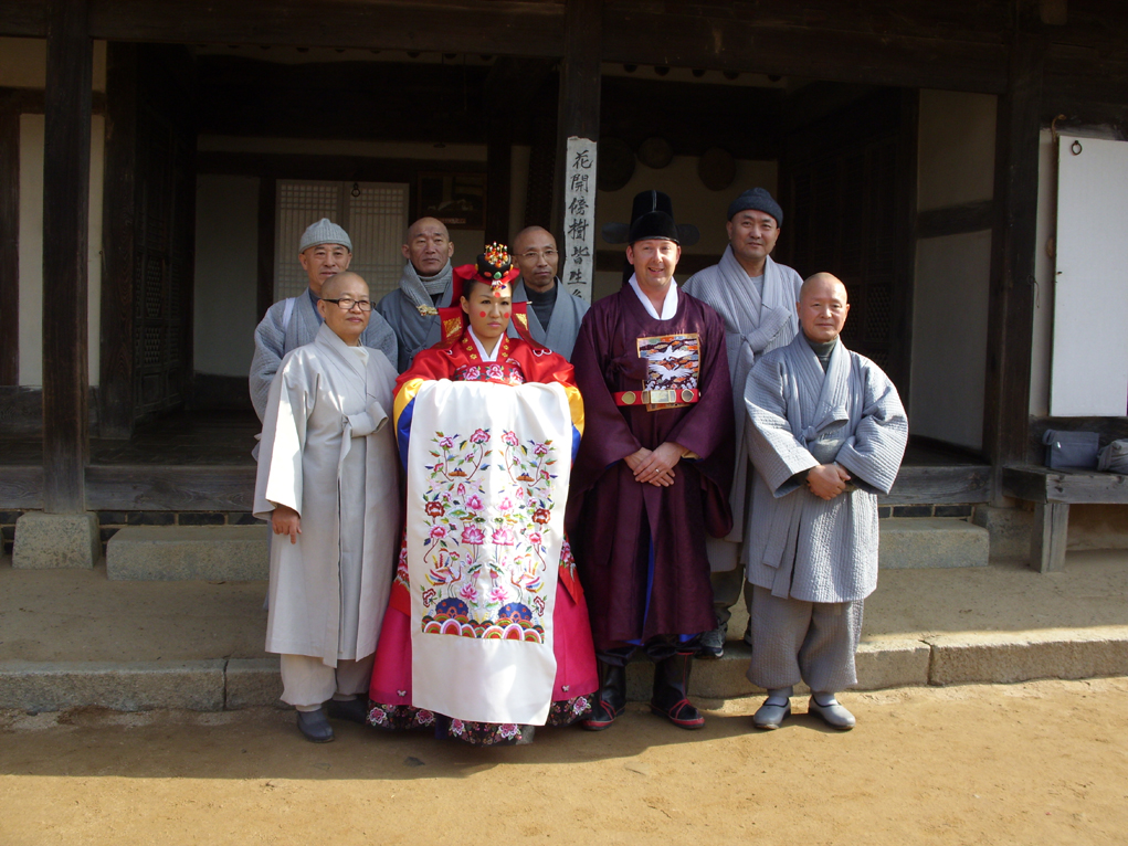 folkvillage-02.jpg