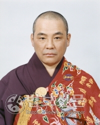 ũ 