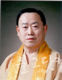 ũ 